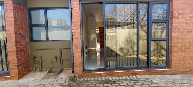 To Let 2 Bedroom Property for Rent in Die Bult North West
